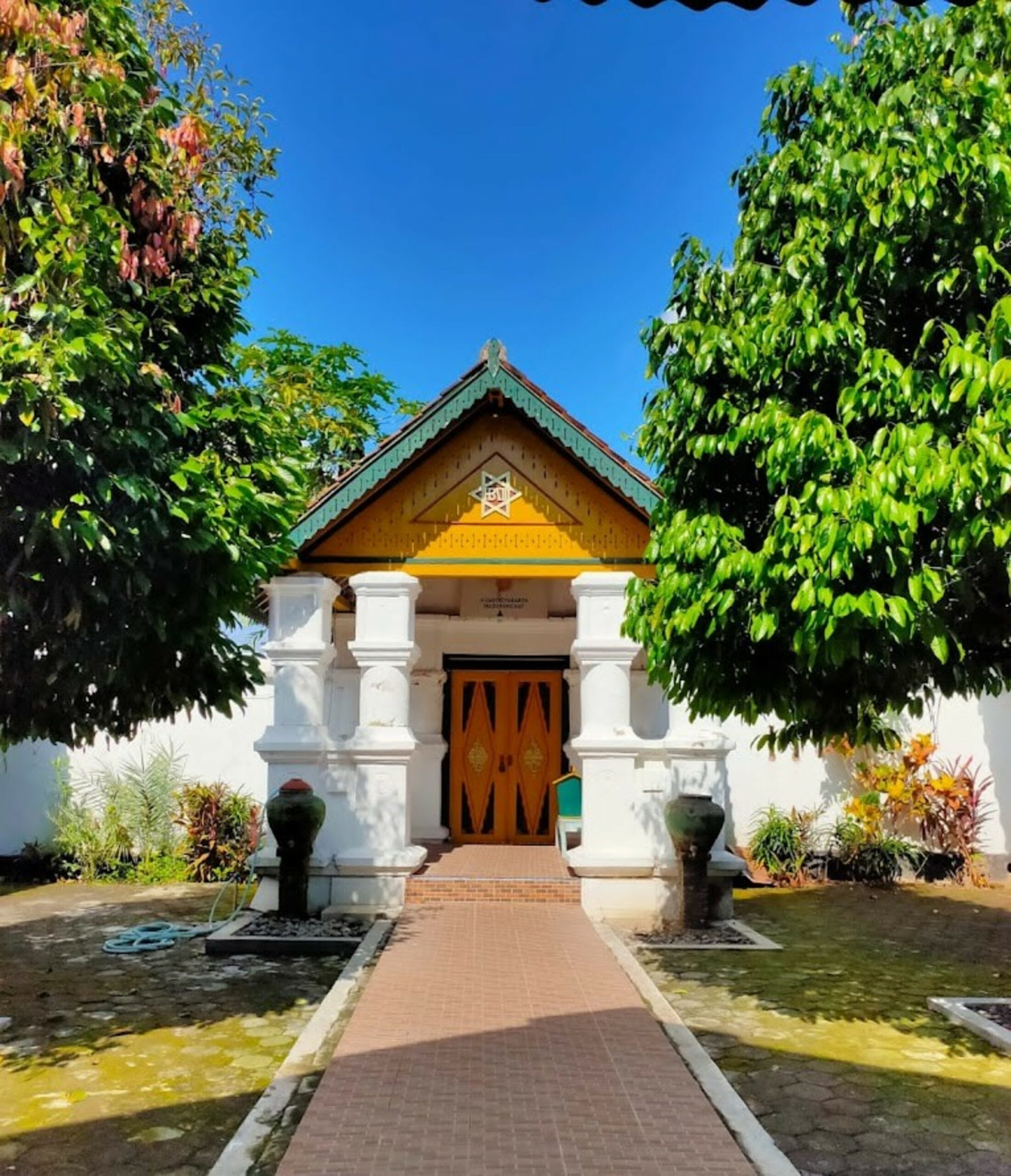 Gerbang Makam Pangeran Purbaya