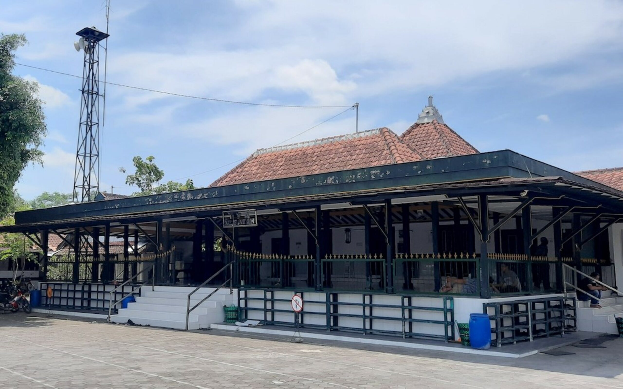 Masjid Wotgaleh di samping Makam Pangeran Purboyo